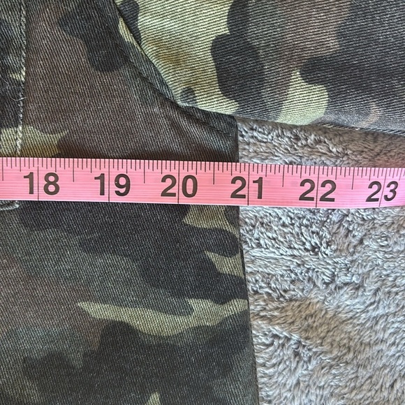 John + Jenn Camouflage Jacket Size Medium - Picture 7 of 9